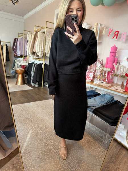 Skirt and sweater set - black