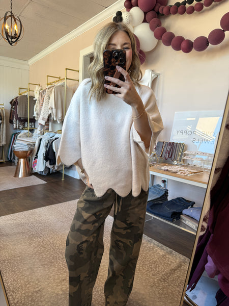 Scallop hem 3/4 sleeve sweater - cream