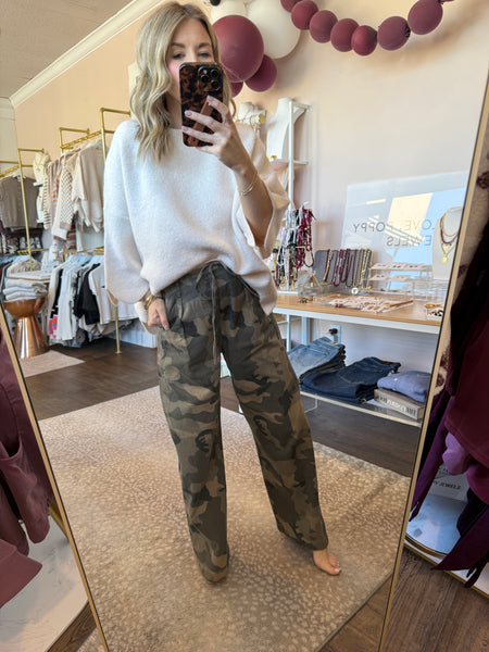 Scallop hem 3/4 sleeve sweater - cream