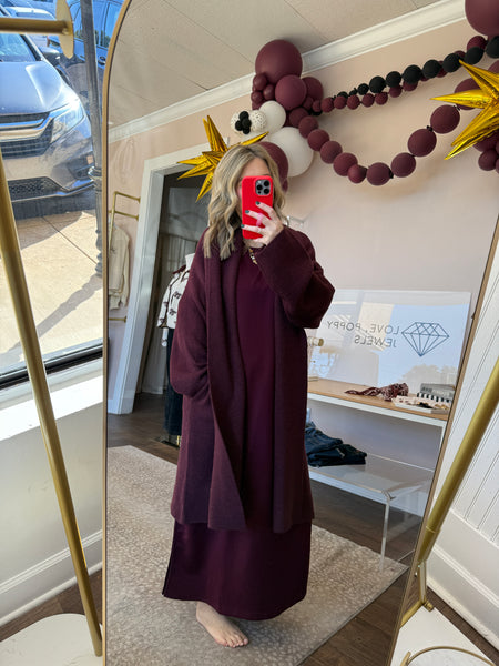 Maroon solid midi with pockets