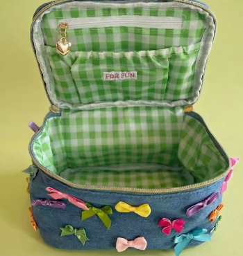Bella Train Case